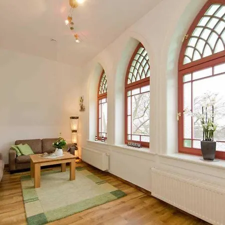 Hintze, App. 15 Apartment *